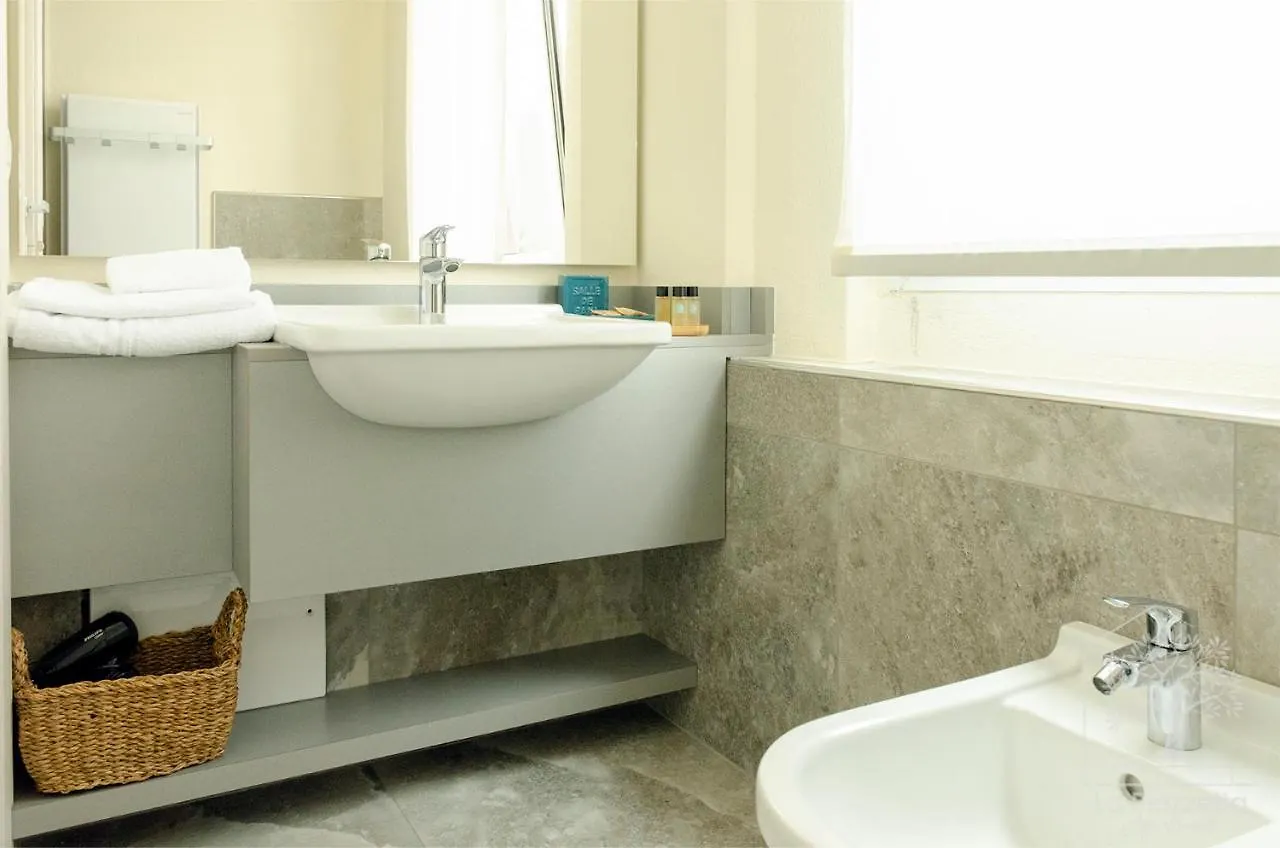 Apartment Appartamenti La Piazzetta Sirmione Italien